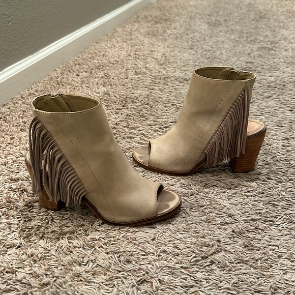 Heeled sandal - Picture 2 of 6